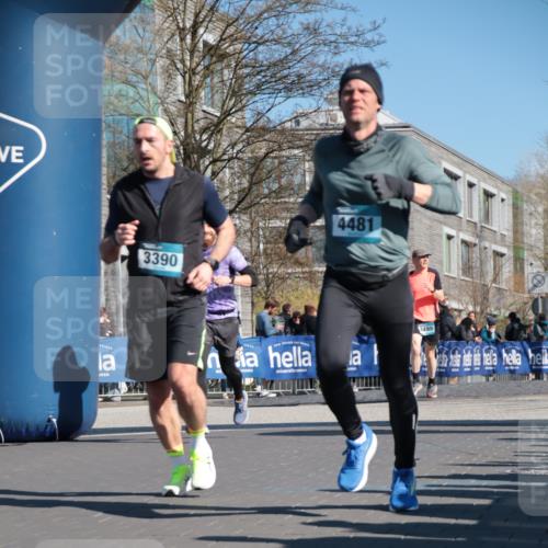 06.04.2025 - 44. Internationalen Wilhelmsburger Insellauf A. Gomolzig http://msf.ph/oto/7574179 06.04.2025 10:41:06 Ziel 3390, 3505, 3635, 4011, 4241, 4481, 4499 meine-sportfotos.de