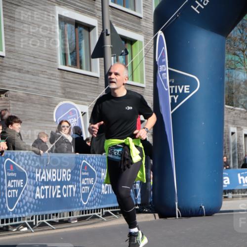 06.04.2025 - 44. Internationalen Wilhelmsburger Insellauf A. Gomolzig http://msf.ph/oto/7574201 06.04.2025 10:41:04 Ziel 3390, 3505, 3635, 4011, 4241, 4481 meine-sportfotos.de