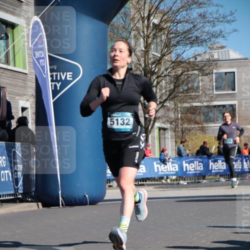 06.04.2025 - 44. Internationalen Wilhelmsburger Insellauf A. Gomolzig http://msf.ph/oto/7574234 06.04.2025 10:40:56 Ziel 3505, 4147, 4241, 4577, 5132 meine-sportfotos.de