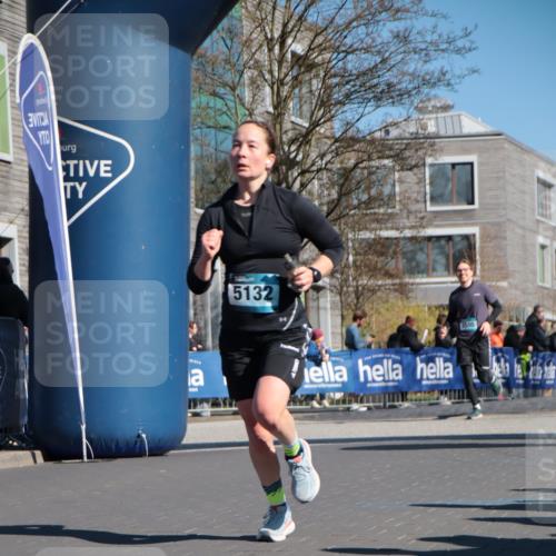 06.04.2025 - 44. Internationalen Wilhelmsburger Insellauf A. Gomolzig http://msf.ph/oto/7574238 06.04.2025 10:40:56 Ziel 3505, 4147, 4241, 4577, 5132 meine-sportfotos.de
