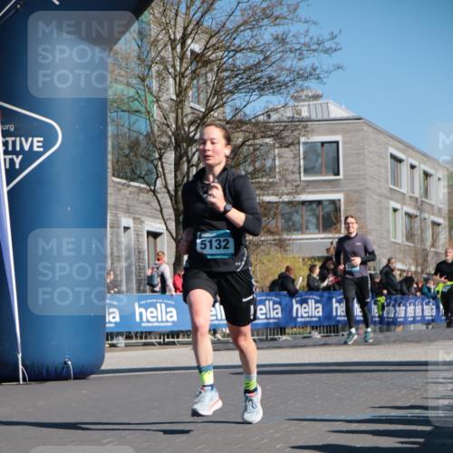 06.04.2025 - 44. Internationalen Wilhelmsburger Insellauf A. Gomolzig http://msf.ph/oto/7574244 06.04.2025 10:40:56 Ziel 3505, 4147, 4241, 4577, 5132 meine-sportfotos.de