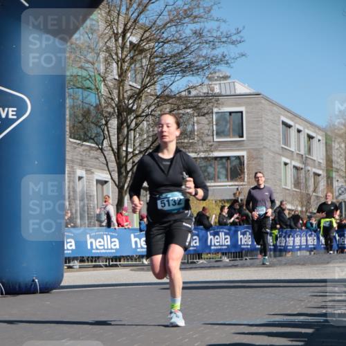 06.04.2025 - 44. Internationalen Wilhelmsburger Insellauf A. Gomolzig http://msf.ph/oto/7574247 06.04.2025 10:40:56 Ziel 3505, 4147, 4241, 4577, 5132 meine-sportfotos.de