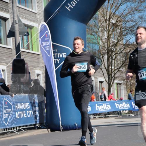06.04.2025 - 44. Internationalen Wilhelmsburger Insellauf A. Gomolzig http://msf.ph/oto/7574347 06.04.2025 10:40:38 Ziel 3086, 3120, 3365, 3467, 3652, 4202, 4438, 4445 meine-sportfotos.de