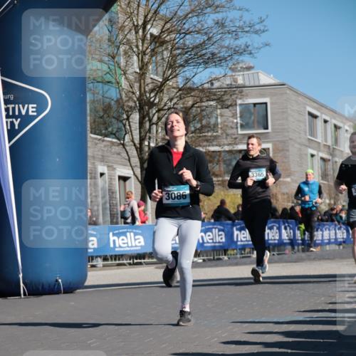 06.04.2025 - 44. Internationalen Wilhelmsburger Insellauf A. Gomolzig http://msf.ph/oto/7574393 06.04.2025 10:40:36 Ziel 3086, 3120, 3365, 3574, 3652, 4202, 4264, 4445 meine-sportfotos.de
