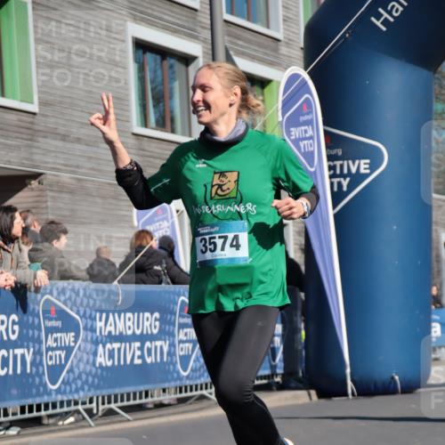 06.04.2025 - 44. Internationalen Wilhelmsburger Insellauf A. Gomolzig http://msf.ph/oto/7574429 06.04.2025 10:40:31 Ziel 3021, 3086, 3263, 3319, 3574, 3652, 4264, 4445 meine-sportfotos.de