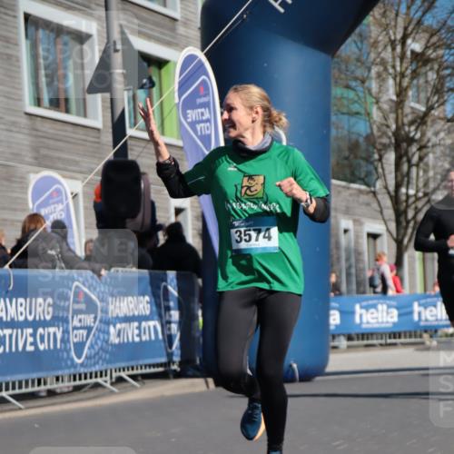 06.04.2025 - 44. Internationalen Wilhelmsburger Insellauf A. Gomolzig http://msf.ph/oto/7574441 06.04.2025 10:40:30 Ziel 3021, 3263, 3319, 3574, 3652, 3974, 4264, 4445 meine-sportfotos.de