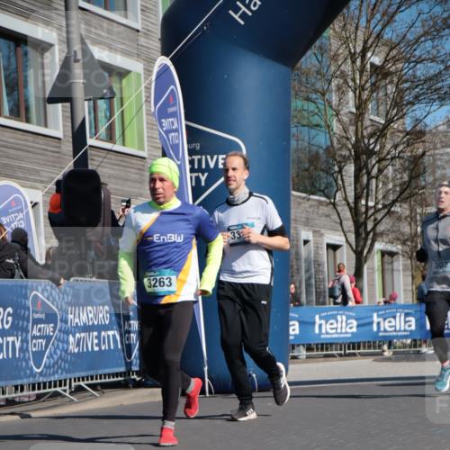 06.04.2025 - 44. Internationalen Wilhelmsburger Insellauf A. Gomolzig http://msf.ph/oto/7574503 06.04.2025 10:40:25 Ziel 3021, 3263, 3319, 3574, 3617, 3974, 4139 meine-sportfotos.de