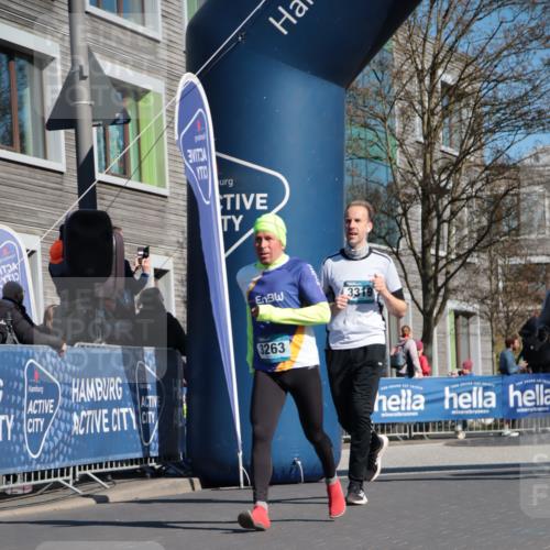 06.04.2025 - 44. Internationalen Wilhelmsburger Insellauf A. Gomolzig http://msf.ph/oto/7574516 06.04.2025 10:40:24 Ziel 3021, 3263, 3319, 3617, 3974, 4139 meine-sportfotos.de