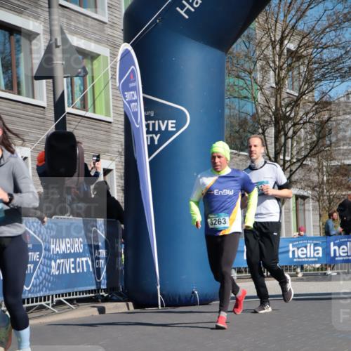06.04.2025 - 44. Internationalen Wilhelmsburger Insellauf A. Gomolzig http://msf.ph/oto/7574524 06.04.2025 10:40:24 Ziel 3021, 3263, 3319, 3617, 3974, 4139 meine-sportfotos.de
