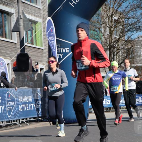 06.04.2025 - 44. Internationalen Wilhelmsburger Insellauf A. Gomolzig http://msf.ph/oto/7574529 06.04.2025 10:40:23 Ziel 3021, 3263, 3319, 3617, 3974, 4139 meine-sportfotos.de