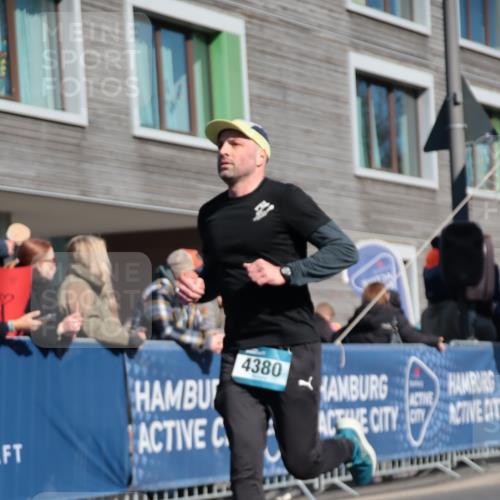 06.04.2025 - 44. Internationalen Wilhelmsburger Insellauf A. Gomolzig http://msf.ph/oto/7574645 06.04.2025 10:40:00 Ziel 3544, 4380, 4389, 4501, 5130 meine-sportfotos.de
