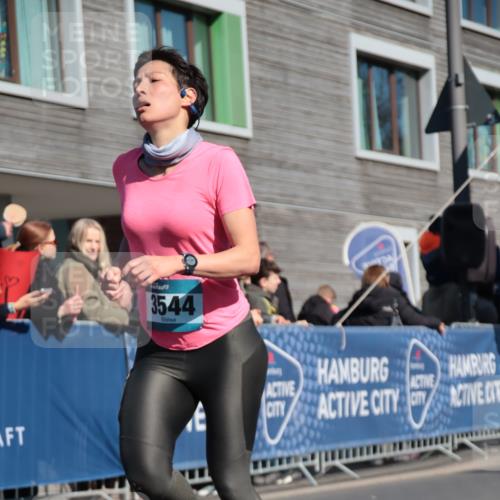 06.04.2025 - 44. Internationalen Wilhelmsburger Insellauf A. Gomolzig http://msf.ph/oto/7574663 06.04.2025 10:39:59 Ziel 3544, 3887, 4380, 5130 meine-sportfotos.de