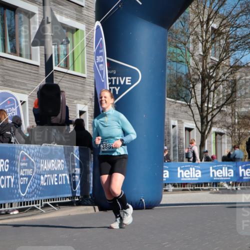 06.04.2025 - 44. Internationalen Wilhelmsburger Insellauf A. Gomolzig http://msf.ph/oto/7574705 06.04.2025 10:39:53 Ziel 3544, 3729, 3887 meine-sportfotos.de