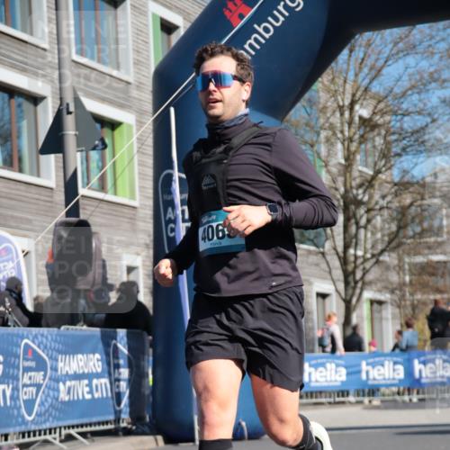 06.04.2025 - 44. Internationalen Wilhelmsburger Insellauf A. Gomolzig http://msf.ph/oto/7574775 06.04.2025 10:39:42 Ziel 3756, 3872, 4065, 4067, 4344 meine-sportfotos.de