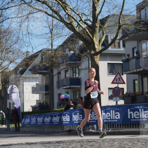 06.04.2025 - 44. Internationalen Wilhelmsburger Insellauf Luisa Fischer http://msf.ph/oto/7574777 06.04.2025 10:42:11 Ziel 3692 meine-sportfotos.de