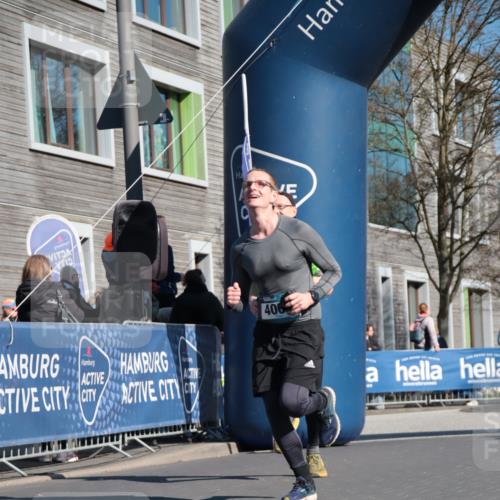 06.04.2025 - 44. Internationalen Wilhelmsburger Insellauf A. Gomolzig http://msf.ph/oto/7574822 06.04.2025 10:39:39 Ziel 3417, 3418, 3756, 3801, 3833, 4065, 4067 meine-sportfotos.de