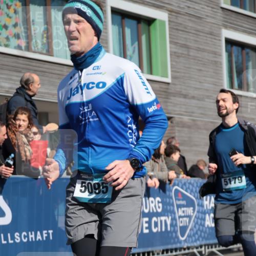 06.04.2025 - 44. Internationalen Wilhelmsburger Insellauf A. Gomolzig http://msf.ph/oto/7574871 06.04.2025 10:39:32 Ziel 3417, 3418, 3801, 3833, 5095, 5179 meine-sportfotos.de
