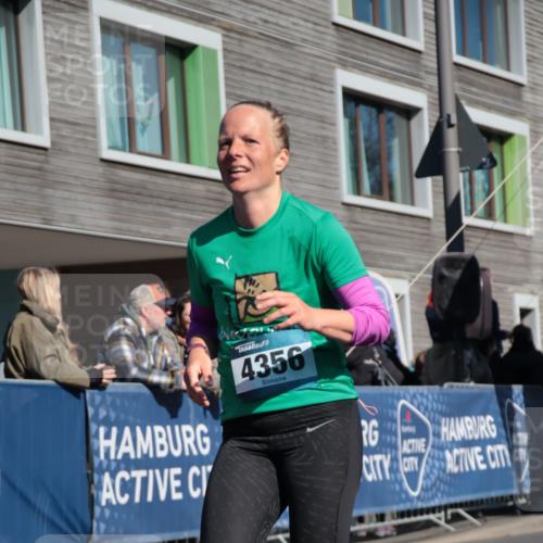 06.04.2025 - 44. Internationalen Wilhelmsburger Insellauf A. Gomolzig http://msf.ph/oto/7574902 06.04.2025 10:39:24 Ziel 4356 meine-sportfotos.de