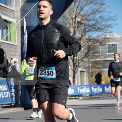 06.04.2025 - 44. Internationalen Wilhelmsburger Insellauf A. Gomolzig http://msf.ph/oto/7574942 06.04.2025 10:39:12 Ziel 3350, 3592, 3709, 3915, 4047, 4253, 4337, 4560, 4592 meine-sportfotos.de