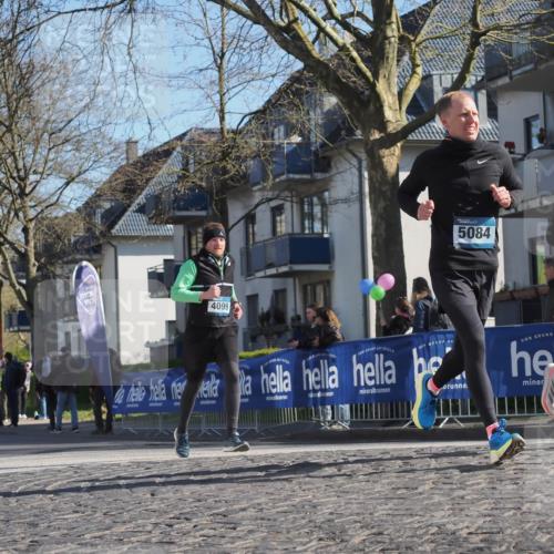 06.04.2025 - 44. Internationalen Wilhelmsburger Insellauf Luisa Fischer http://msf.ph/oto/7574943 06.04.2025 10:36:58 Ziel 4099, 5084, 5067 meine-sportfotos.de