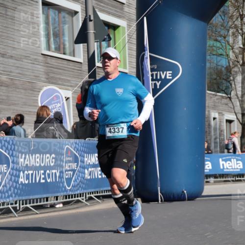 06.04.2025 - 44. Internationalen Wilhelmsburger Insellauf A. Gomolzig http://msf.ph/oto/7574964 06.04.2025 10:39:10 Ziel 3350, 3709, 3915, 4047, 4253, 4337, 4359 meine-sportfotos.de