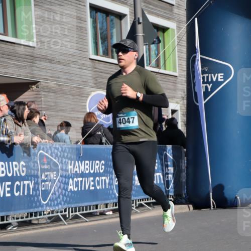 06.04.2025 - 44. Internationalen Wilhelmsburger Insellauf A. Gomolzig http://msf.ph/oto/7574972 06.04.2025 10:39:08 Ziel 3350, 3709, 3915, 4047, 4253, 4337, 4359 meine-sportfotos.de