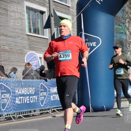 06.04.2025 - 44. Internationalen Wilhelmsburger Insellauf A. Gomolzig http://msf.ph/oto/7574999 06.04.2025 10:39:06 Ziel 3350, 3709, 3995, 4047, 4337, 4359 meine-sportfotos.de