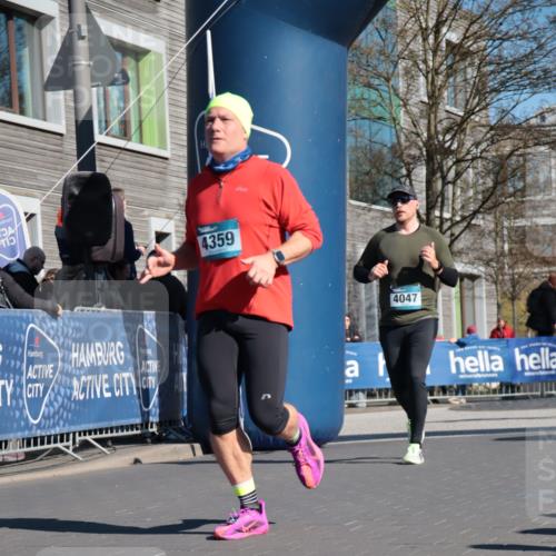 06.04.2025 - 44. Internationalen Wilhelmsburger Insellauf A. Gomolzig http://msf.ph/oto/7575007 06.04.2025 10:39:06 Ziel 3350, 3709, 3995, 4047, 4337, 4359 meine-sportfotos.de