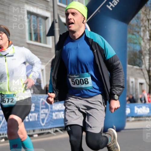 06.04.2025 - 44. Internationalen Wilhelmsburger Insellauf A. Gomolzig http://msf.ph/oto/7575096 06.04.2025 10:38:49 Ziel 3672, 4246, 5008 meine-sportfotos.de
