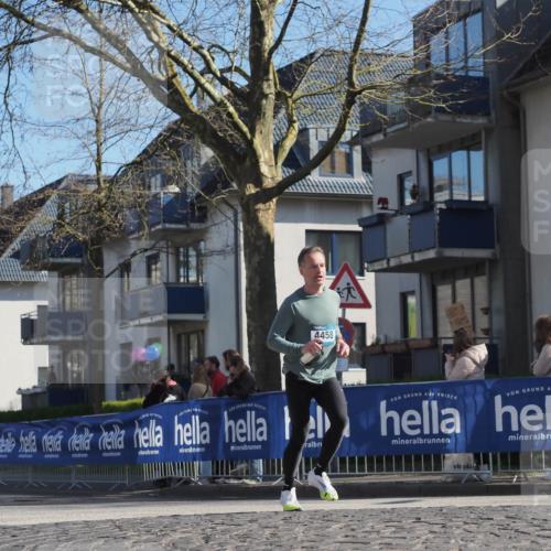 06.04.2025 - 44. Internationalen Wilhelmsburger Insellauf Luisa Fischer http://msf.ph/oto/7575130 06.04.2025 10:42:20 Ziel 4240, 4458 meine-sportfotos.de