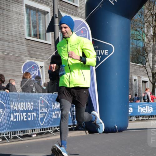 06.04.2025 - 44. Internationalen Wilhelmsburger Insellauf A. Gomolzig http://msf.ph/oto/7575162 06.04.2025 10:38:43 Ziel 3672, 4246, 5008, 5143 meine-sportfotos.de