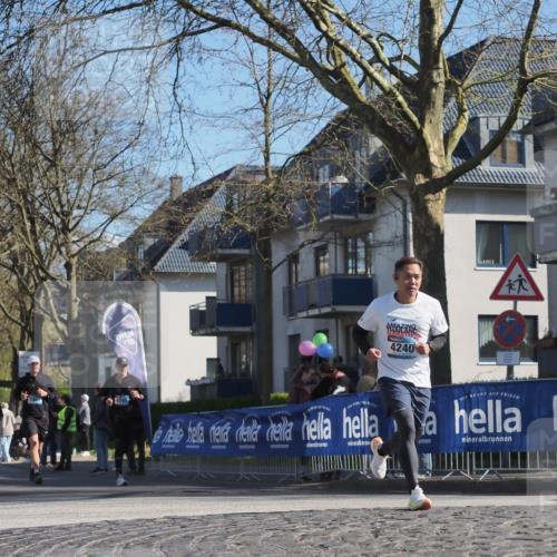 06.04.2025 - 44. Internationalen Wilhelmsburger Insellauf Luisa Fischer http://msf.ph/oto/7575212 06.04.2025 10:42:22 Ziel 3330, 390, 4297, 4240 meine-sportfotos.de