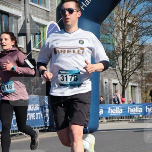 06.04.2025 - 44. Internationalen Wilhelmsburger Insellauf A. Gomolzig http://msf.ph/oto/7575233 06.04.2025 10:38:26 Ziel 3178, 3369, 3675, 4118, 4563, 4578 meine-sportfotos.de