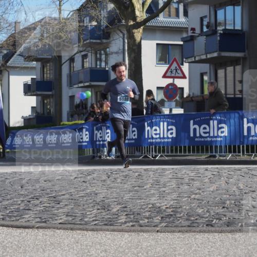 06.04.2025 - 44. Internationalen Wilhelmsburger Insellauf Luisa Fischer http://msf.ph/oto/7575243 06.04.2025 10:37:17 Ziel 5188 meine-sportfotos.de