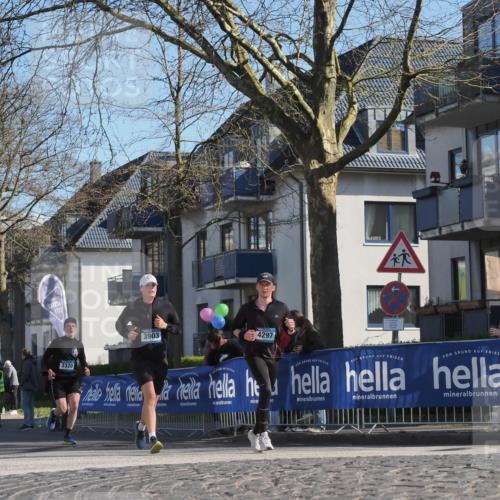 06.04.2025 - 44. Internationalen Wilhelmsburger Insellauf Luisa Fischer http://msf.ph/oto/7575262 06.04.2025 10:42:24 Ziel 3320, 3903, 4297 meine-sportfotos.de
