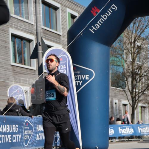 06.04.2025 - 44. Internationalen Wilhelmsburger Insellauf A. Gomolzig http://msf.ph/oto/7575271 06.04.2025 10:38:12 Ziel 3295, 3840, 3921, 4278, 4279, 4290 meine-sportfotos.de