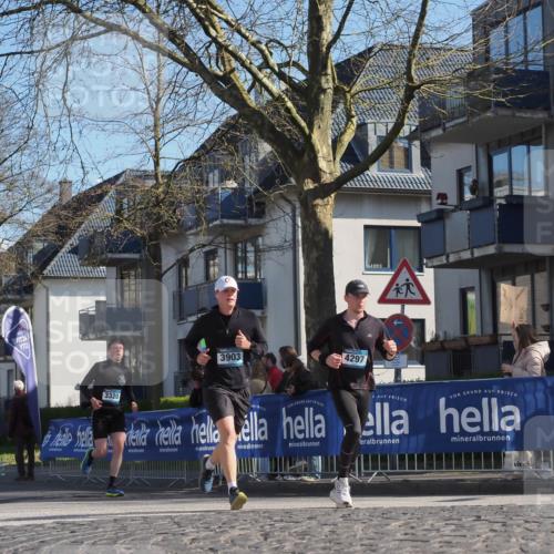 06.04.2025 - 44. Internationalen Wilhelmsburger Insellauf Luisa Fischer http://msf.ph/oto/7575311 06.04.2025 10:42:25 Ziel 3903, 4297, 3320 meine-sportfotos.de