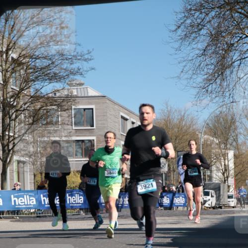 06.04.2025 - 44. Internationalen Wilhelmsburger Insellauf A. Gomolzig http://msf.ph/oto/7575323 06.04.2025 10:38:08 Ziel 3295, 3654, 3840, 3921, 4278, 4279, 4290, 4365 meine-sportfotos.de