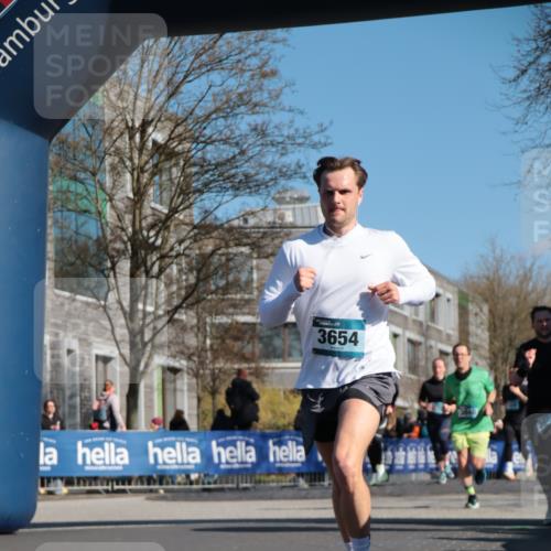 06.04.2025 - 44. Internationalen Wilhelmsburger Insellauf A. Gomolzig http://msf.ph/oto/7575343 06.04.2025 10:38:06 Ziel 3295, 3654, 3840, 3921, 4278, 4279, 4290, 4365, 4507 meine-sportfotos.de