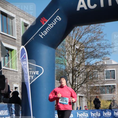 06.04.2025 - 44. Internationalen Wilhelmsburger Insellauf A. Gomolzig http://msf.ph/oto/7575419 06.04.2025 10:37:52 Ziel 3076, 3171, 3496, 4451, 4530, 4579 meine-sportfotos.de