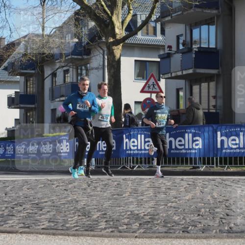 06.04.2025 - 44. Internationalen Wilhelmsburger Insellauf Luisa Fischer http://msf.ph/oto/7575452 06.04.2025 10:37:40 Ziel 4451, 4579, 3496 meine-sportfotos.de
