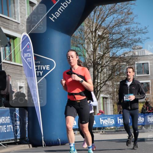 06.04.2025 - 44. Internationalen Wilhelmsburger Insellauf A. Gomolzig http://msf.ph/oto/7575485 06.04.2025 10:37:39 Ziel 3197, 3206, 4226, 4470, 5051 meine-sportfotos.de