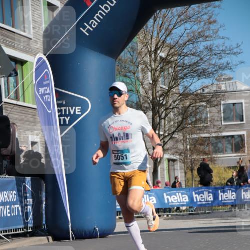 06.04.2025 - 44. Internationalen Wilhelmsburger Insellauf A. Gomolzig http://msf.ph/oto/7575511 06.04.2025 10:37:36 Ziel 3197, 3206, 4226, 4470, 5051 meine-sportfotos.de