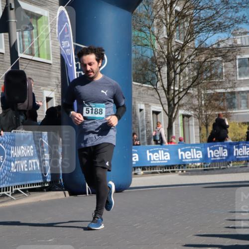 06.04.2025 - 44. Internationalen Wilhelmsburger Insellauf A. Gomolzig http://msf.ph/oto/7575534 06.04.2025 10:37:27 Ziel 3174, 5188 meine-sportfotos.de