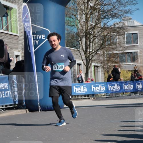 06.04.2025 - 44. Internationalen Wilhelmsburger Insellauf A. Gomolzig http://msf.ph/oto/7575545 06.04.2025 10:37:26 Ziel 3174, 5188 meine-sportfotos.de
