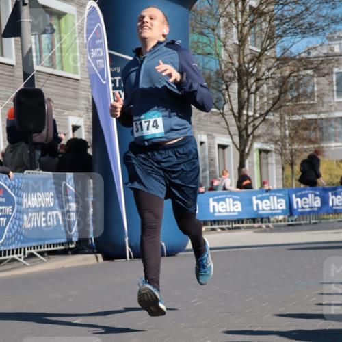 06.04.2025 - 44. Internationalen Wilhelmsburger Insellauf A. Gomolzig http://msf.ph/oto/7575554 06.04.2025 10:37:22 Ziel 3174 meine-sportfotos.de