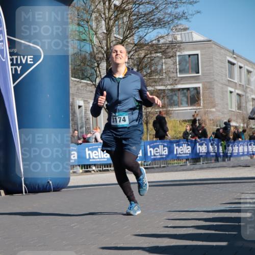 06.04.2025 - 44. Internationalen Wilhelmsburger Insellauf A. Gomolzig http://msf.ph/oto/7575572 06.04.2025 10:37:22 Ziel 3174 meine-sportfotos.de
