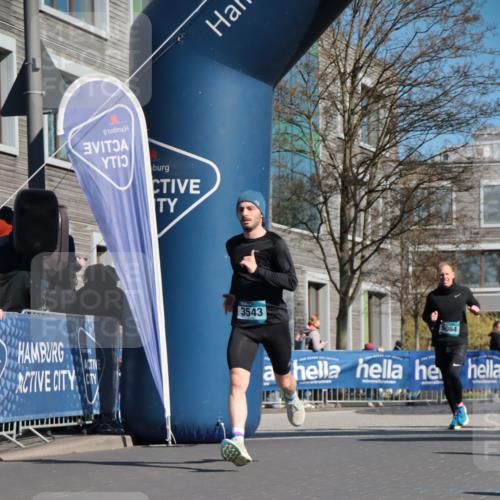 06.04.2025 - 44. Internationalen Wilhelmsburger Insellauf A. Gomolzig http://msf.ph/oto/7575668 06.04.2025 10:37:03 Ziel 3543, 3819, 4099, 4587, 5067, 5084, 5198 meine-sportfotos.de