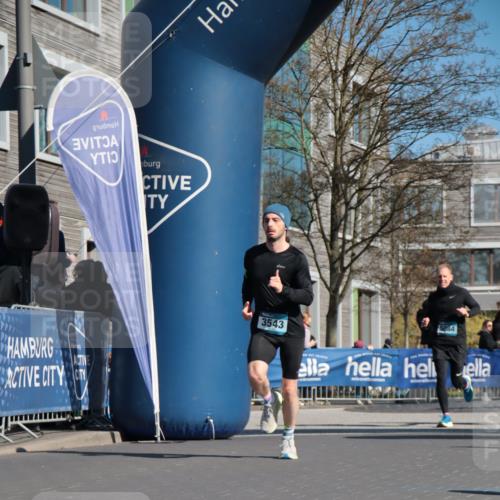 06.04.2025 - 44. Internationalen Wilhelmsburger Insellauf A. Gomolzig http://msf.ph/oto/7575672 06.04.2025 10:37:03 Ziel 3543, 3819, 4099, 4587, 5067, 5084, 5198 meine-sportfotos.de