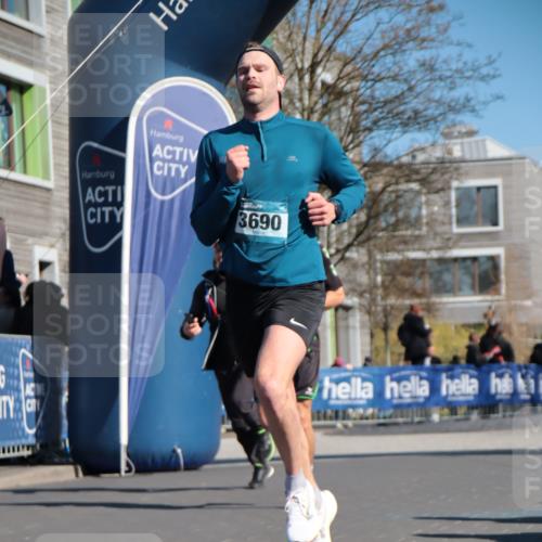 06.04.2025 - 44. Internationalen Wilhelmsburger Insellauf A. Gomolzig http://msf.ph/oto/7575690 06.04.2025 10:36:58 Ziel 3543, 3690, 3819, 4587, 5198 meine-sportfotos.de